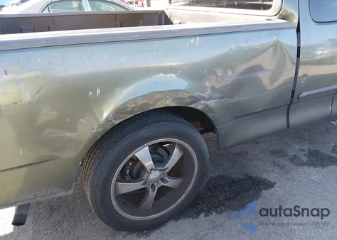 2002 Ford F-150 Xl/Xlt z USA, uszkodzony, nr VIN 1FTRX17242NB56015